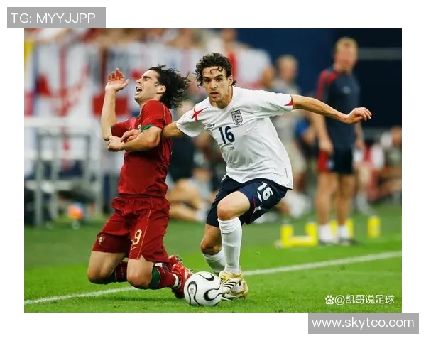 离开绿茵场的五大足球巨星：传奇球员告别职业生涯的瞬间与影响